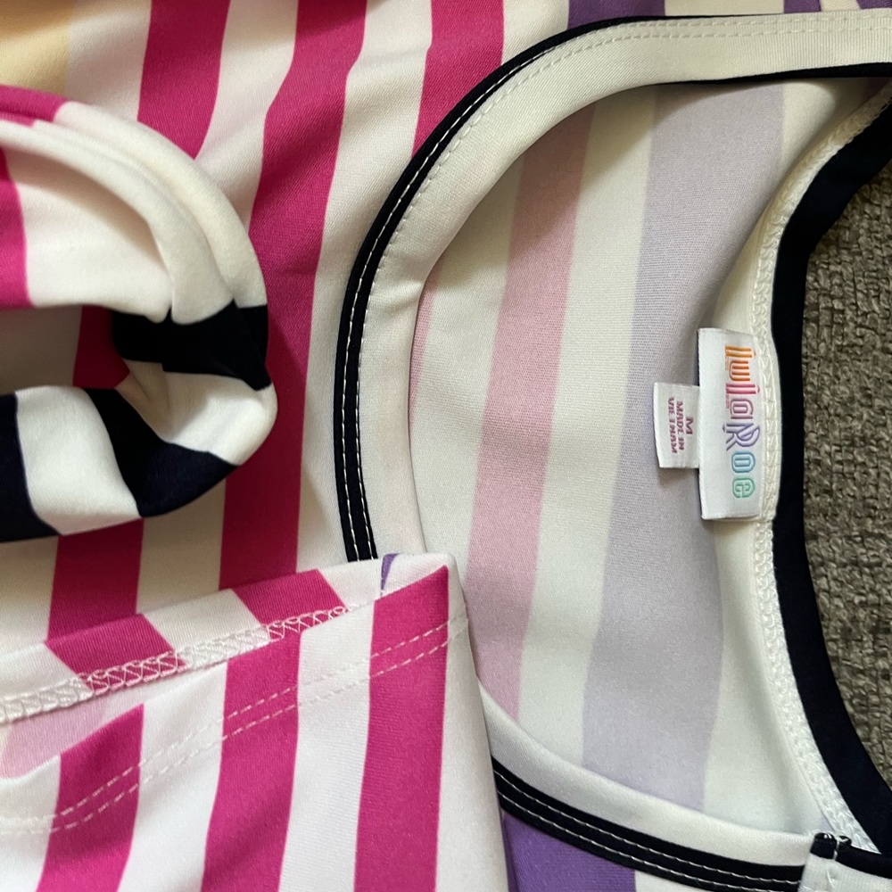 LuLaRoe dress with pockets and a belt